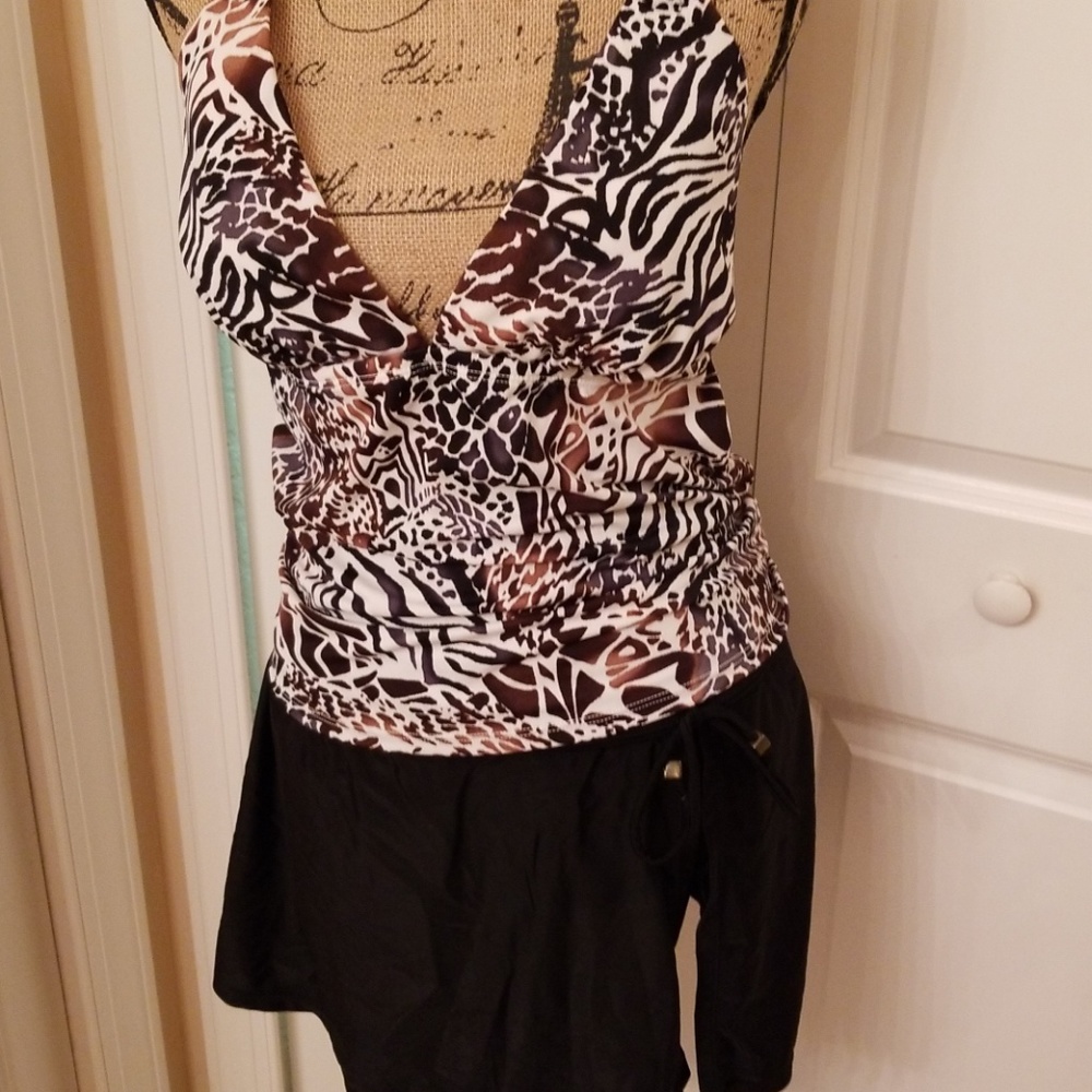 Swim bottom. Size 16. Black side slit.